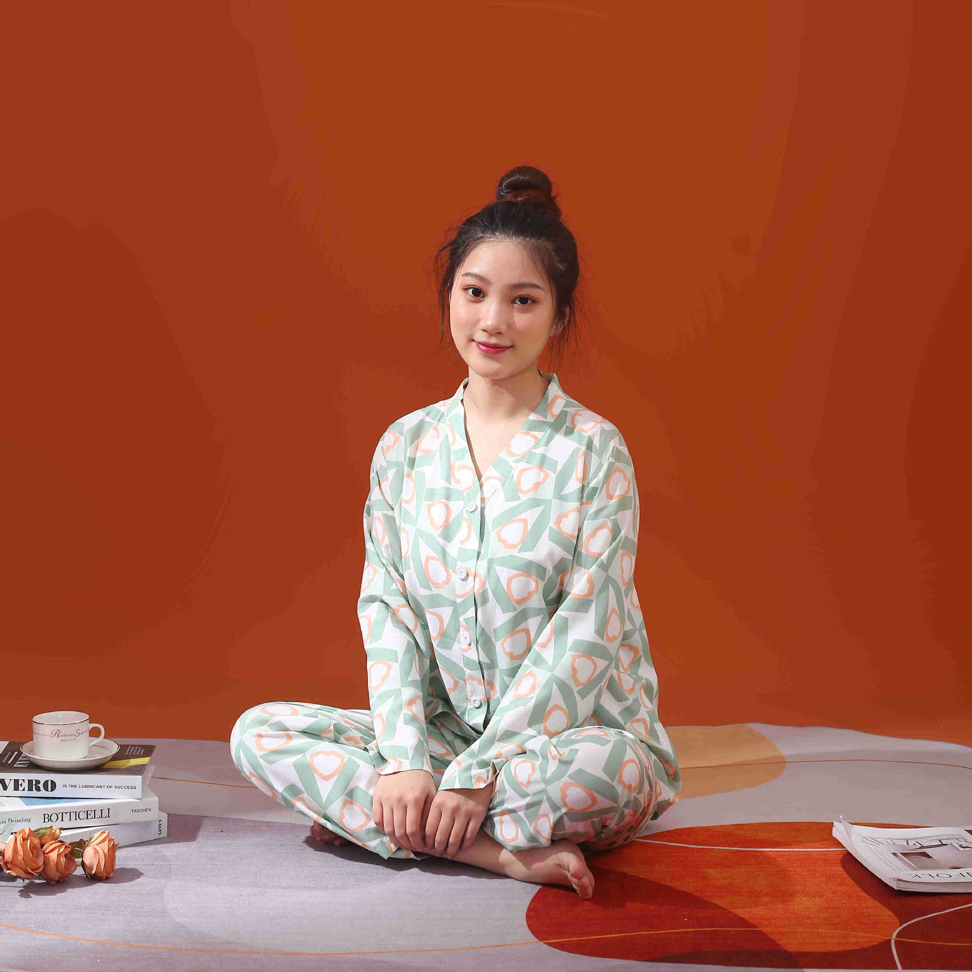B886-Spring and autumn pajamas women's pure cotton long sleeves with chest pads with bra pads home clothes can be worn outside suits