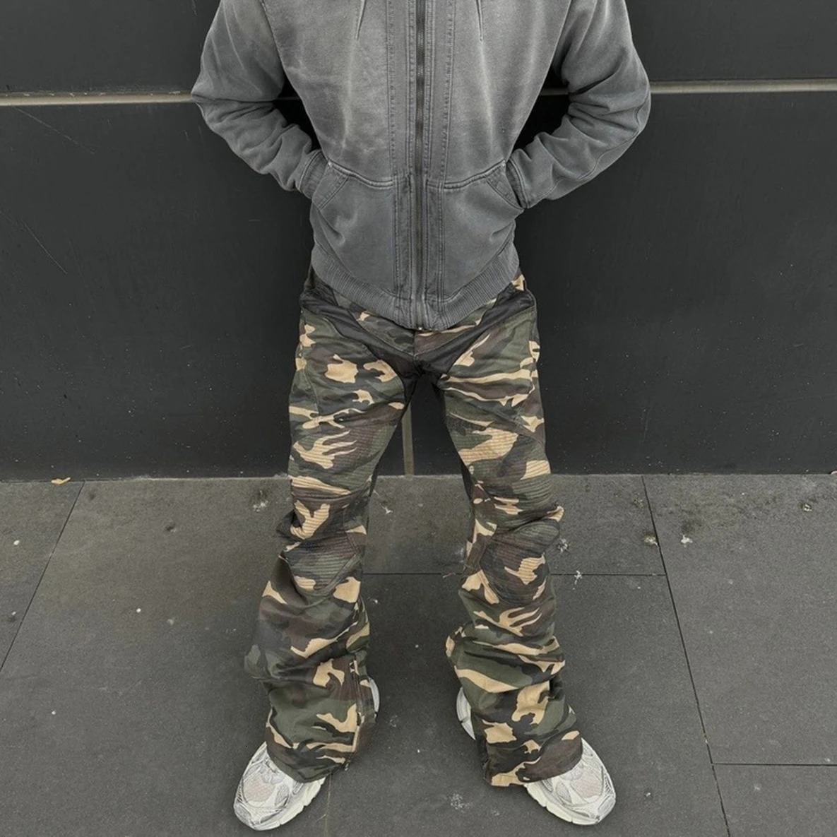 Camouflage coated micro flame motorcycle pants mens patch work bag jeans ankle zipper boots cutting oversized denim cargo 250313