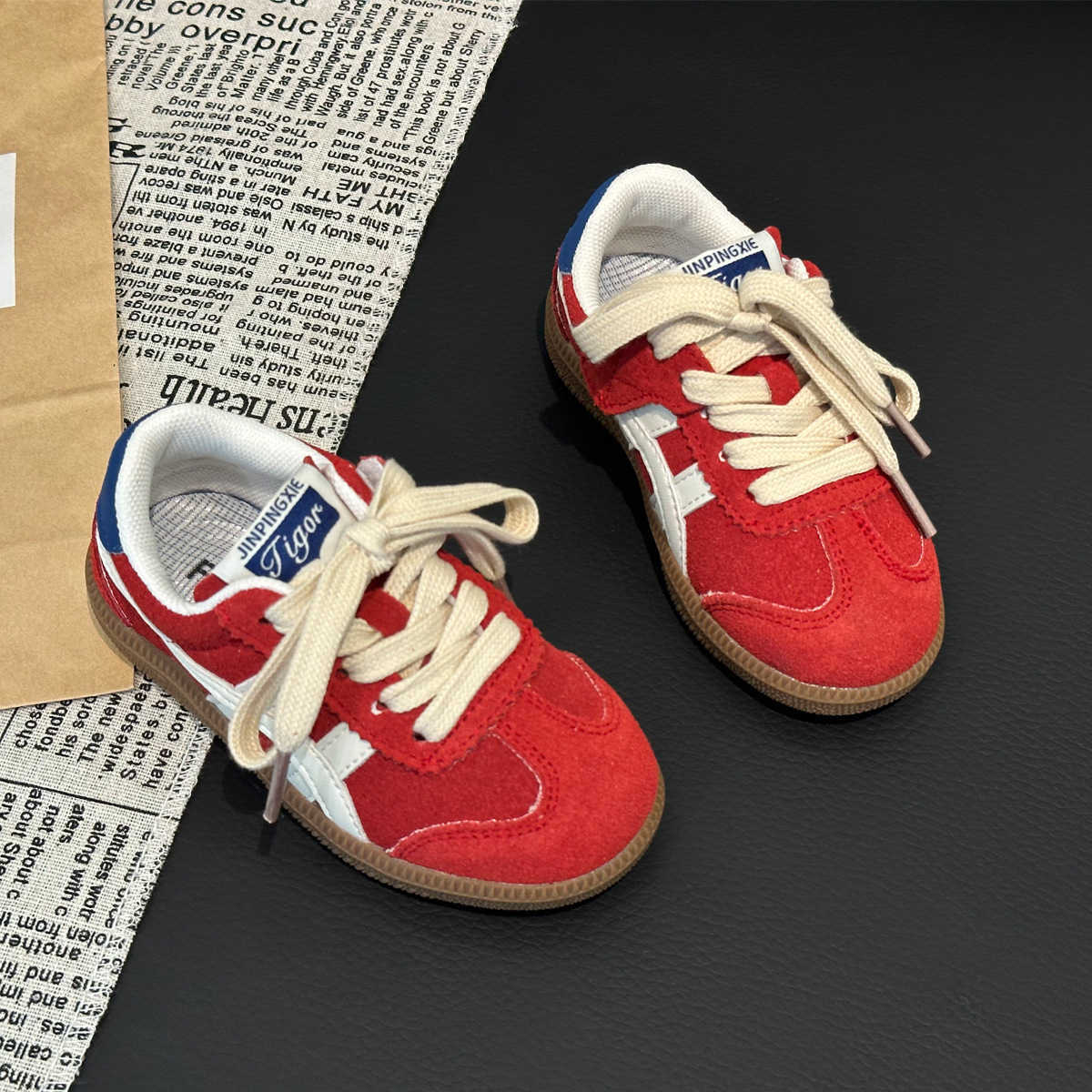 Athletic Outdoor 2025 Autumn New Childrens Training Shoes Mens and Womens Genuine Leather Board Shoes Middle and Large Childrens Casual Student SportY