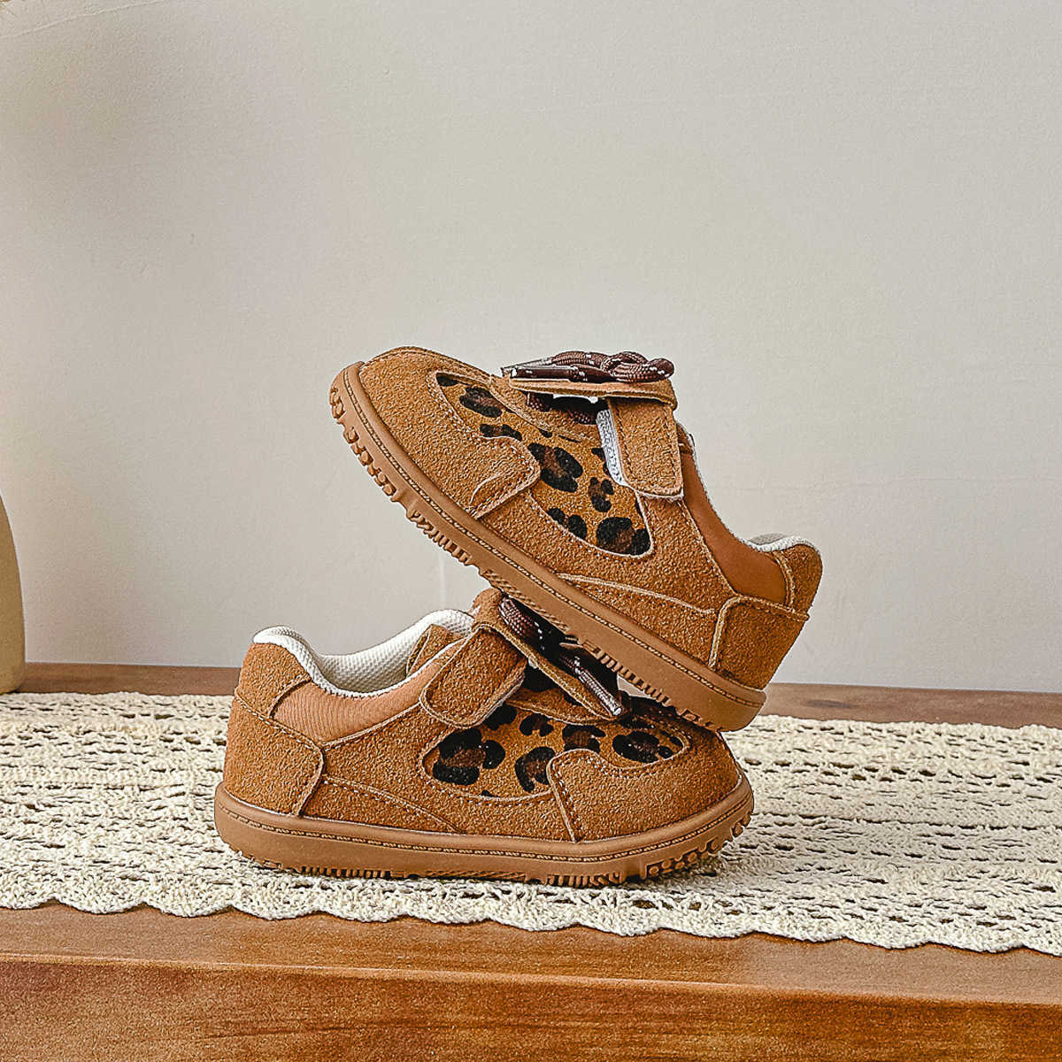 Athletic Outdoor Baby Leopard Pattern Board Shoes 2025 Spring Edition Childrens Casual Shoes for Boys and Girls 13 Years Old Single Shoes Baby Soft Bo