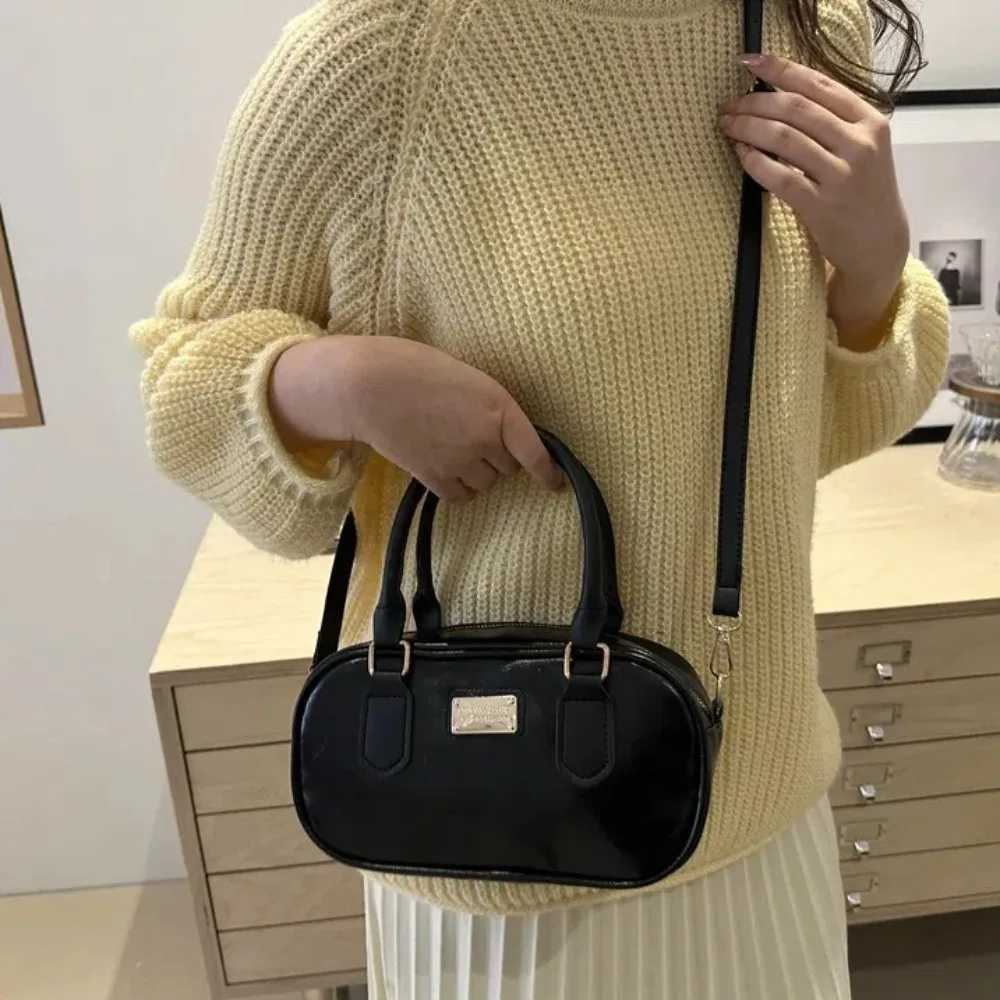 Pu solid color zipper casual shoulder bag large capacity cross body bag Versatile sewing thread womens handbag Y250315