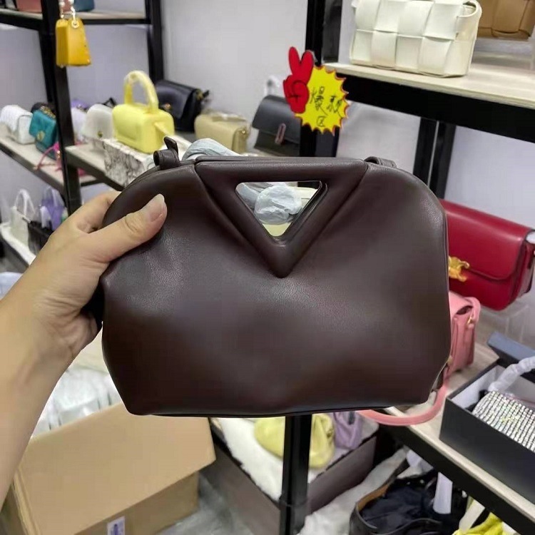 Candy Colored Inverted Triangle Cloud Pleated Clip Hand-Held One Shoulder Crossbody Dumpling Bag, Women's Bag