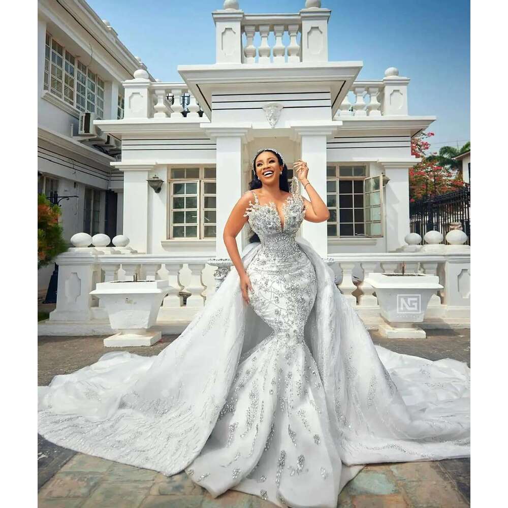 2025 Custom trumpet bright crystals beads dress for bride novice wedding gowns o with removable dress