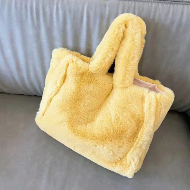 Soft Plush Korean Version, Niche Design, Women's Shoulder Fashionable Handbag, Big Bag, Hot Selling