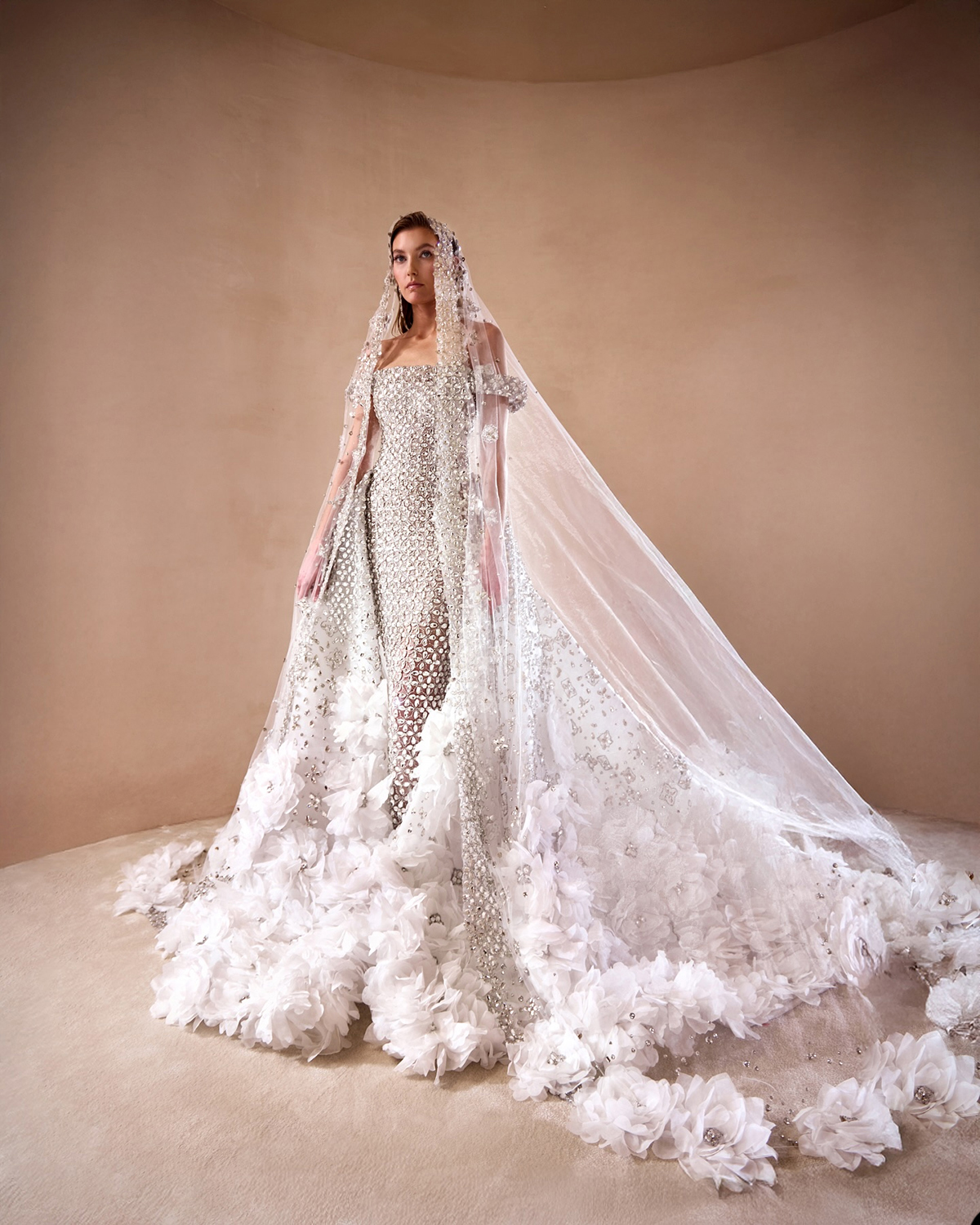 Stunning Crystal Wedding Dresses Off Shoulder 3D Flowers Bridal Gowns with Detachable Train Mermaid Customized Sweep Train Bride Dress Vestidos De Nov