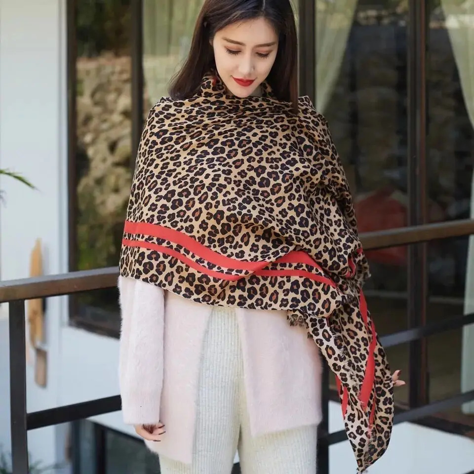 selling Animal Leopard Printed Cotton Womens Winter Automatic Scalp Shaver Border Wrap Headscarf Foulard Bandana LL181070 250314