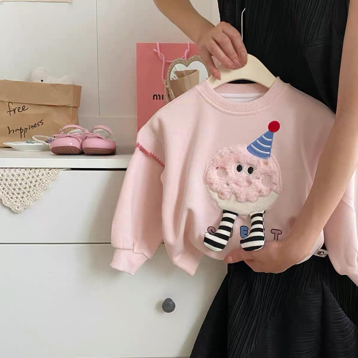 Ddmyshoesvip Girl S Cartoon Long Sleeved Top Autumn New Item Cute And Stylish Women S Treasure Three Dimensional Embroidery Round Neck Pullover Hoodie