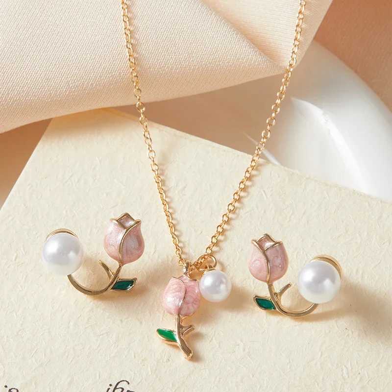 Tren Fashion Pink Tulip Necklace Earrings Womens Set Temperature Party Sweet Simple Jewelry Set Accessories GiftsXJ250315