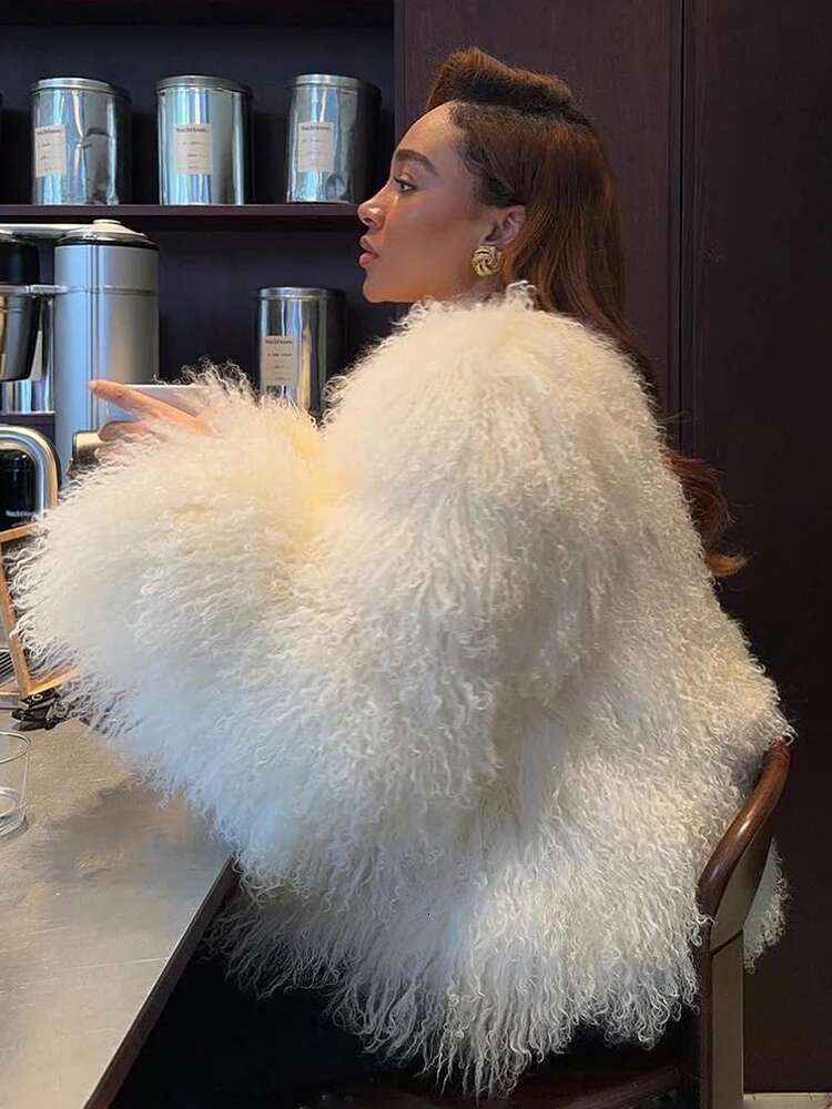 TARUXY Fashion Cropped Coat Women's Winter 2025 Ins Hot Fluffy Short Faux Fur Jacket Street Style Warm Outwear