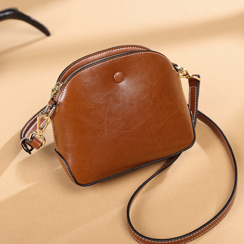 2024 Spring/Summer New Niche Phone Fashionable, Versatile, Simple, Portable, Single Shoulder, Crossbody Bag, Casual Oil Wax Leather Bag