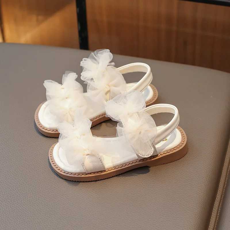 Girls Sandals Summer New Childrens Princess Shoulder Strap Dress Sandals Fashion Open Toe Lace Bow Childrens Flat Shoes Wedding PartyT250315