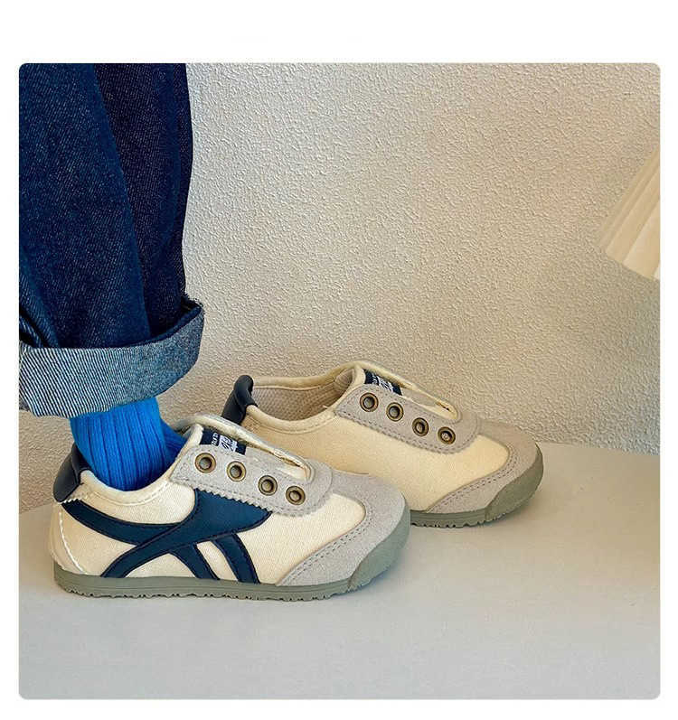 Athletic Outdoor Childrens canvas 2025 spring new style for boys and girls soft soled comfortable casual board kindergarten indoor shoes C260130