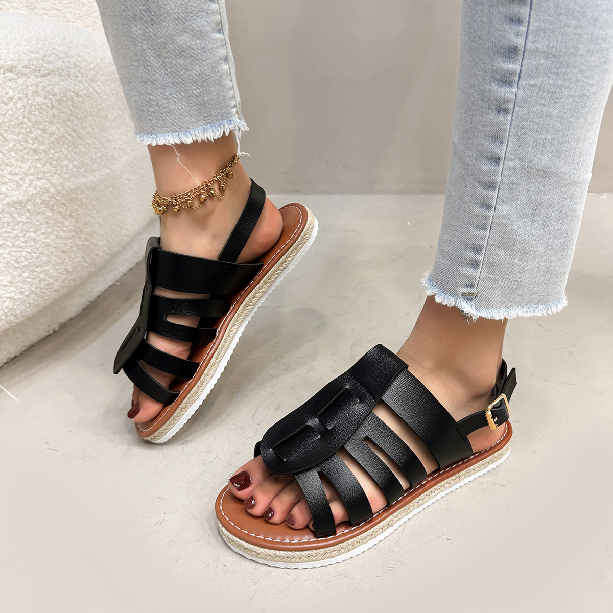 Chic Women's Casual Flat Sandals with Open Toes - Ideal for Warm Weather Ease