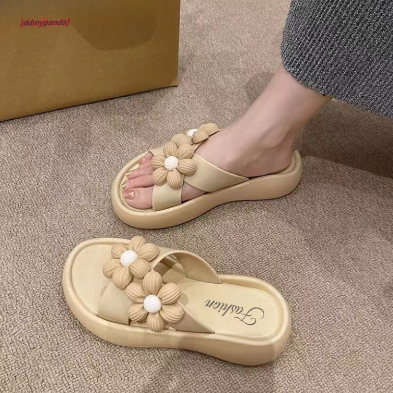 2025 Summer New Cool for Women, Sweet and Unique, Flower Design, Versatile, Beach Double Wear Slippers 1 ddmypanda