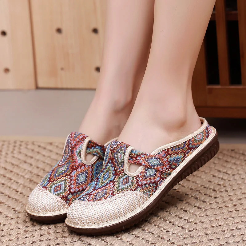 Womens Non-slip Cloth Shoes Summer Breathable Linen Sandals and Slippers Womens Outerwear Soft Bottom Baotou Slippers 250314