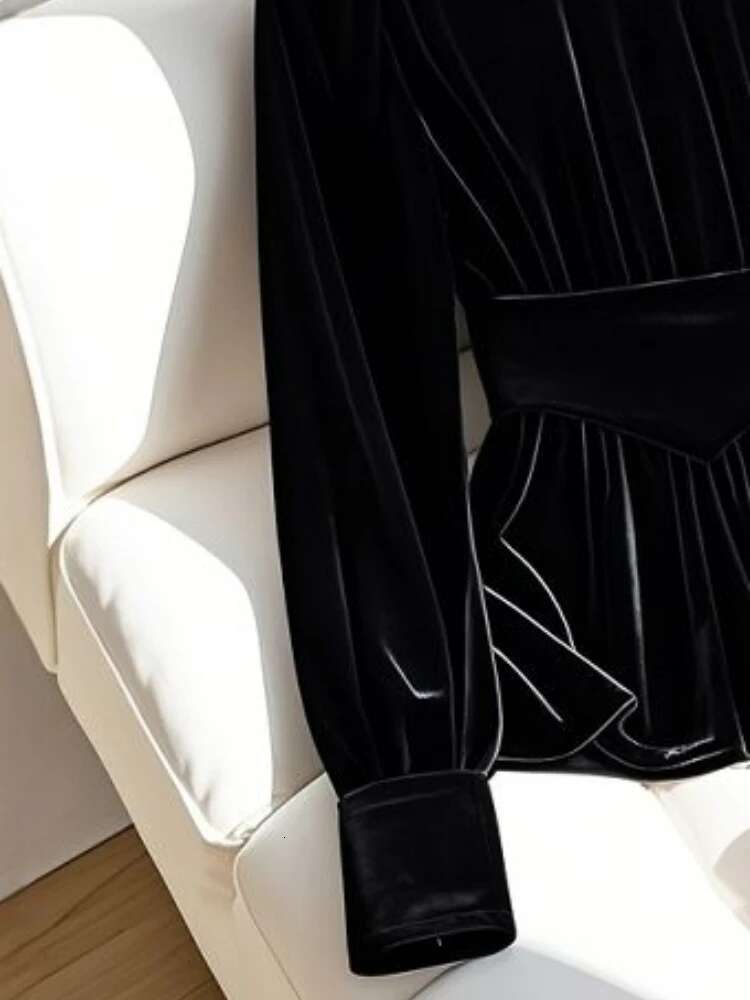 Temperament Lady Tops Veet Blouses For Women 2025 Camisas De Mujer Slim Waist Puff Sleeve Shirts Korean Vintage Chic Blouse