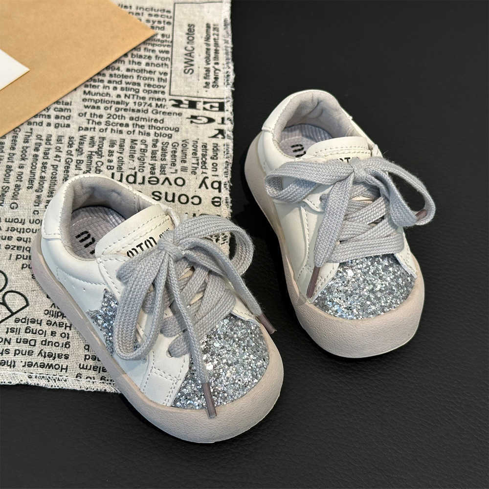 Athletic Outdoor Childrens board shoes Spring and Autumn new style girls star shoes boys sports shoes baby soft soled walking shoes 0-1-2 year old bab