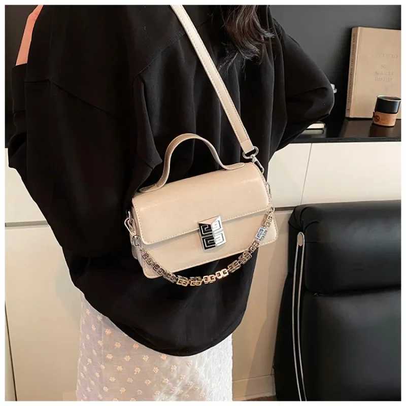 2025 Chic Minimalist Leather Crossbody Bag - Vintage Inspired Messenger Purse With Designer Parisian Details Y250315