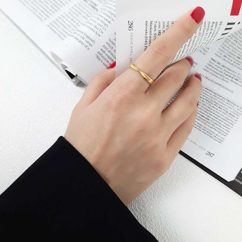 Thin 3mm Womem's Charm Stainless Steel Twist Mobius Wedding Ring Infinite Love Gitfs
