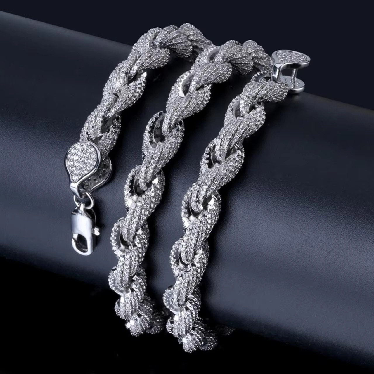 18K Gold Silver Luxury Custom 8mm Rope Chain Necklace Elegant Ice Style Fine Jewelry with Moissanite Main Stone for Gift