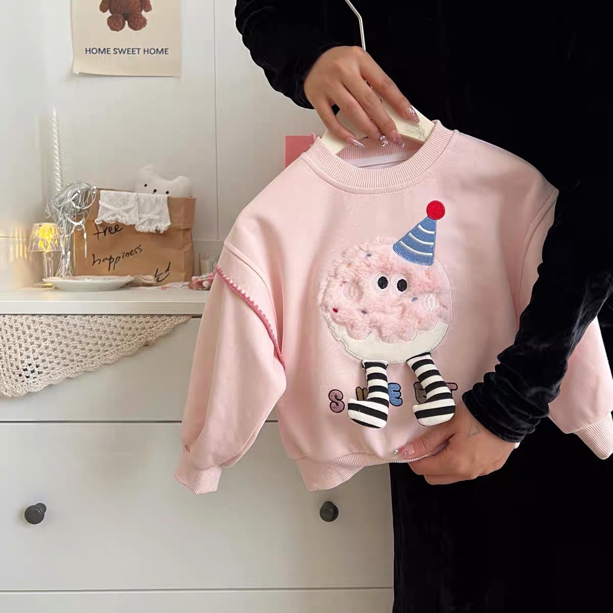 Ddmyshoesvip Girl S Cartoon Long Sleeved Top Autumn New Item Cute And Stylish Women S Treasure Three Dimensional Embroidery Round Neck Pullover Hoodie