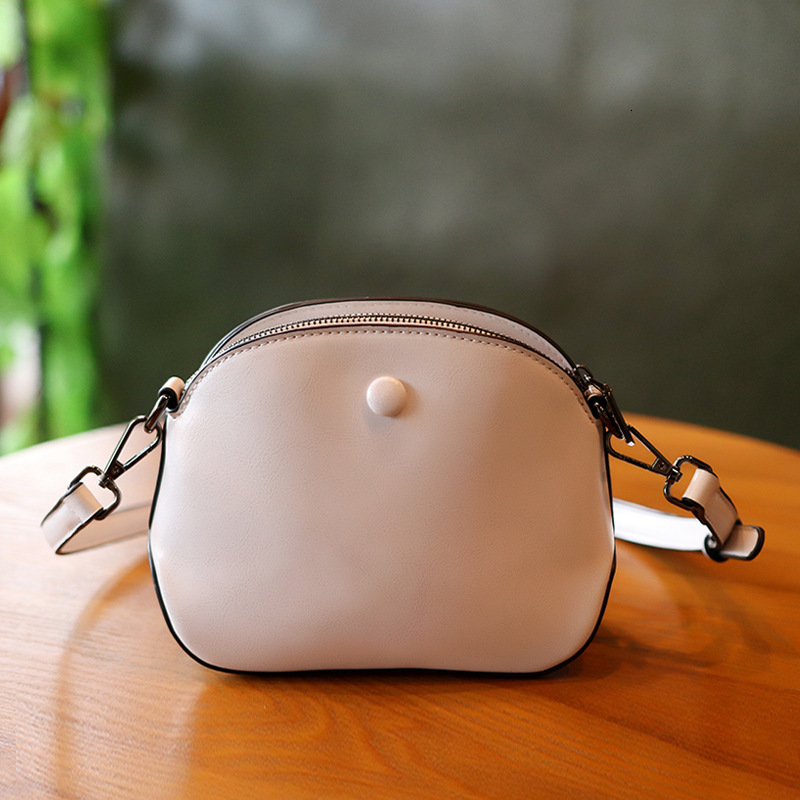 2024 Spring/Summer New Niche Phone Fashionable, Versatile, Simple, Portable, Single Shoulder, Crossbody Bag, Casual Oil Wax Leather Bag