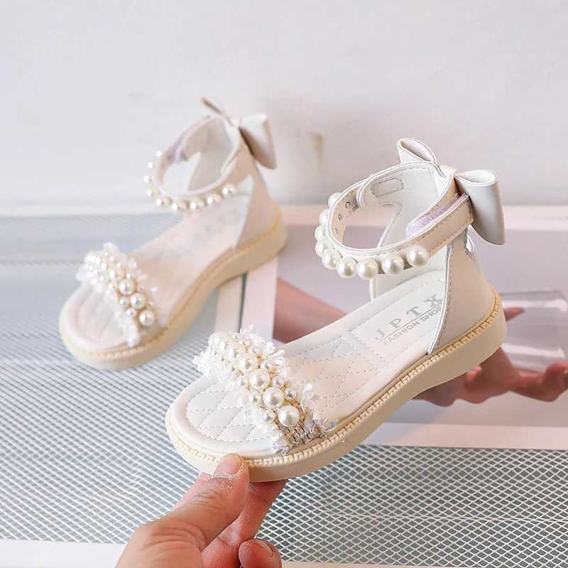 Fashionable girls soft sole casual princess shoes Versatile Exquisite sandals anti slip sweet childrens shoes pearl daily childrens sandalsT250315