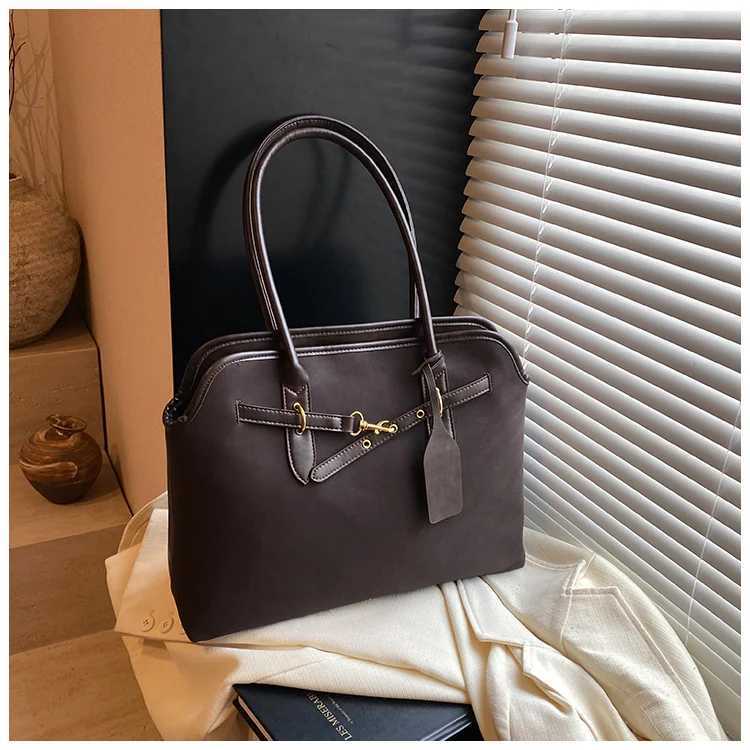 Luxury Minimalist Womens Commuter Money Bag High Quality Leather Cross body Handbag with Retro Letter Details Y250315