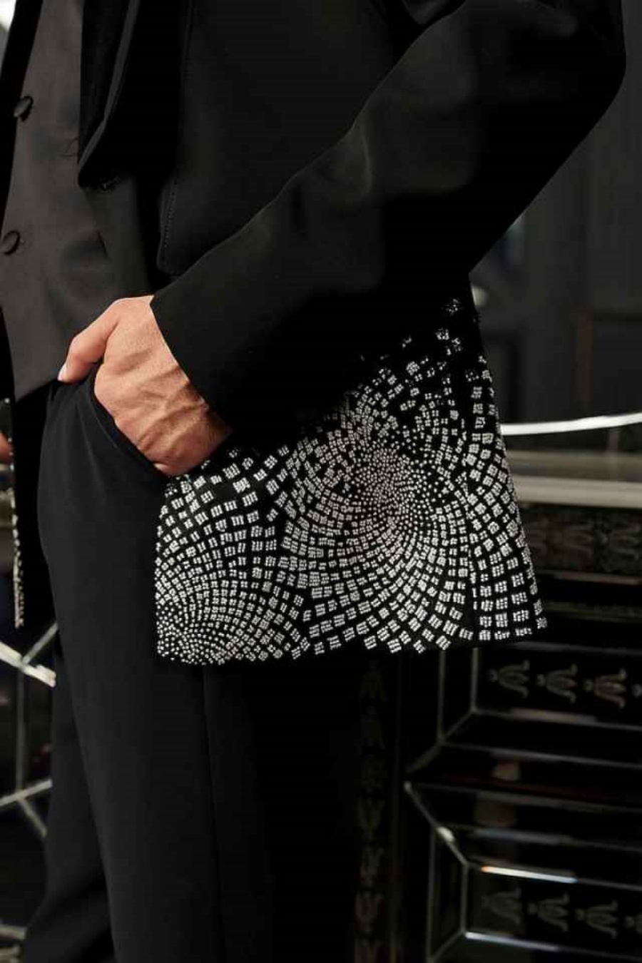 Luxury Beading Mens Wedding Tuxedos Classic Fit Shawl Lapel Groom Wear Party Birthday Pants Suits 2 Pieces Customized