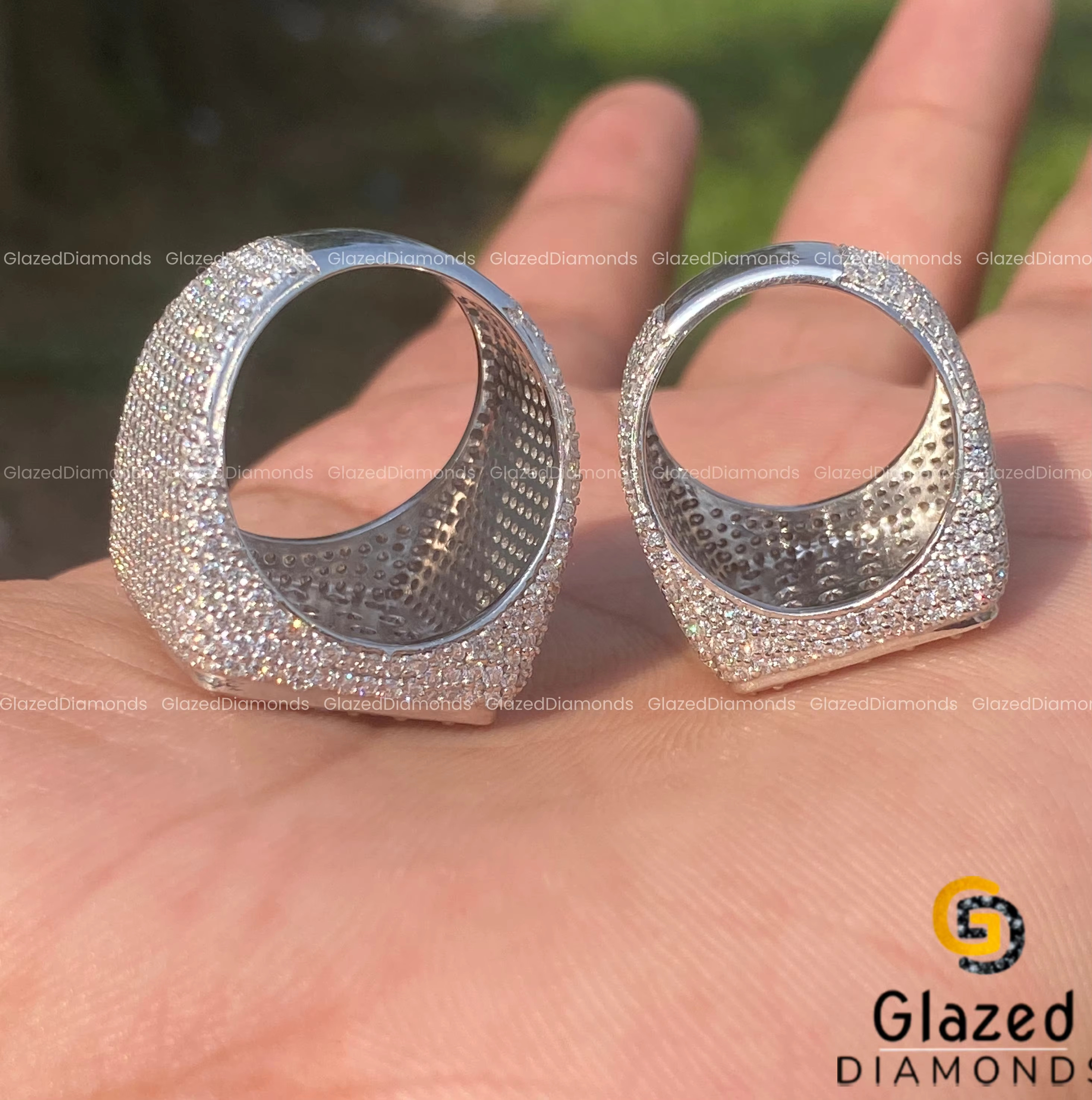 Sparkling Mens Finger Hip Hop Ring in 925 Sterling Silver and Iced Out by Round Brilliant Cut Moissanite Diamond in VVS Clarity