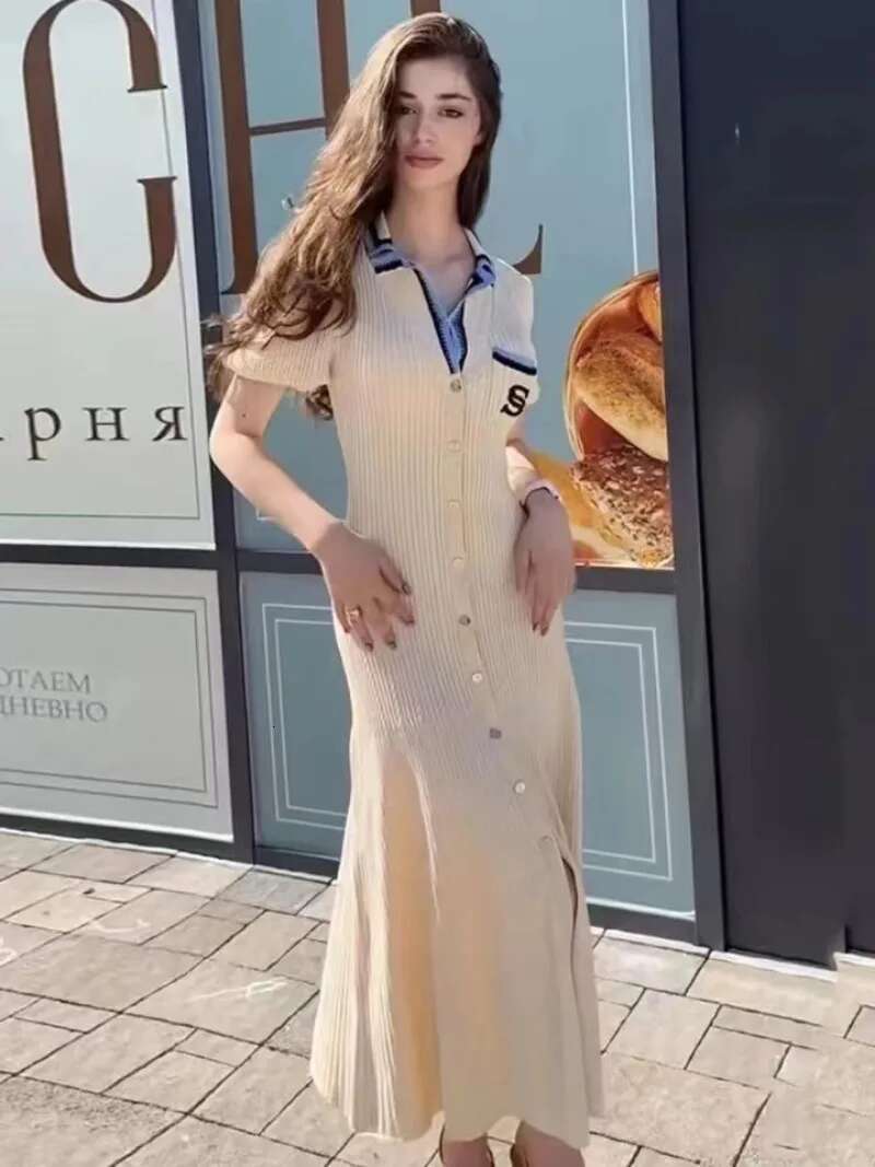 2024 Summer Elegant Slim Knitted Dress Women's Letter Single Breasted Long Sleeved Designer Vintage Dresses White Autumn