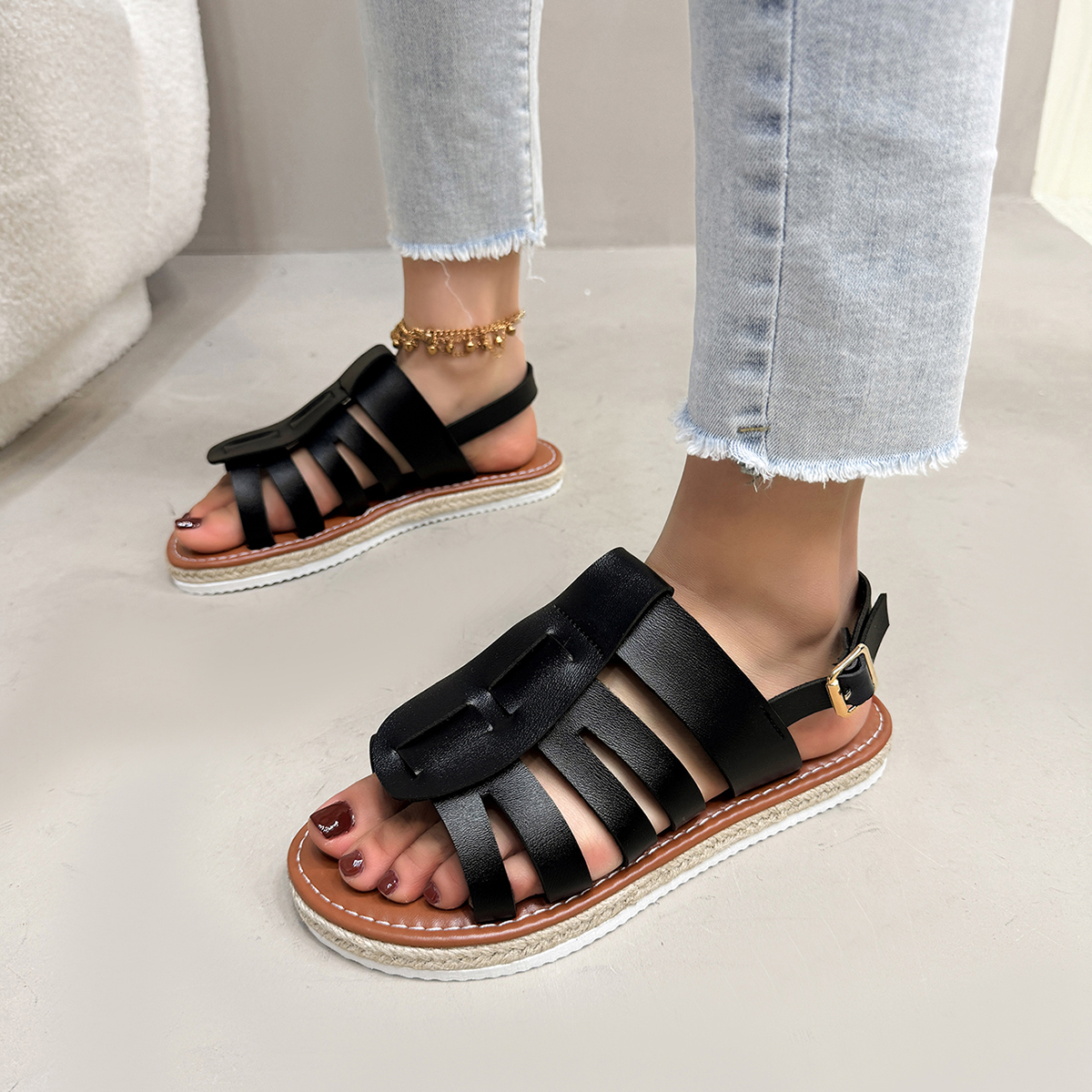 Chic Women's Casual Flat Sandals with Open Toes - Ideal for Warm Weather Ease
