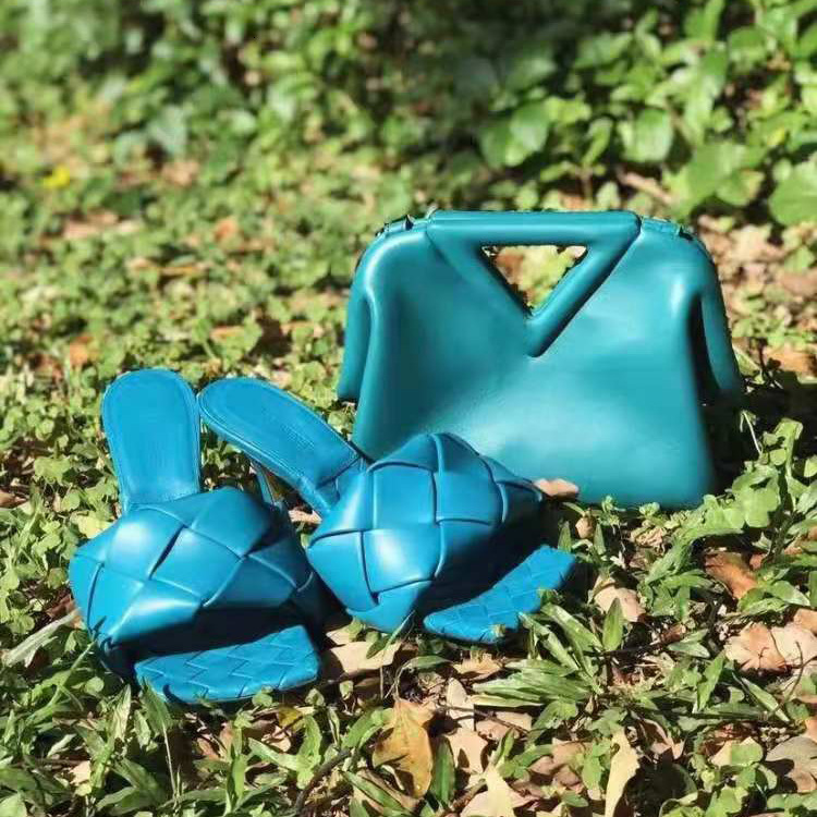 Candy Colored Inverted Triangle Cloud Pleated Clip Hand-Held One Shoulder Crossbody Dumpling Bag, Women's Bag