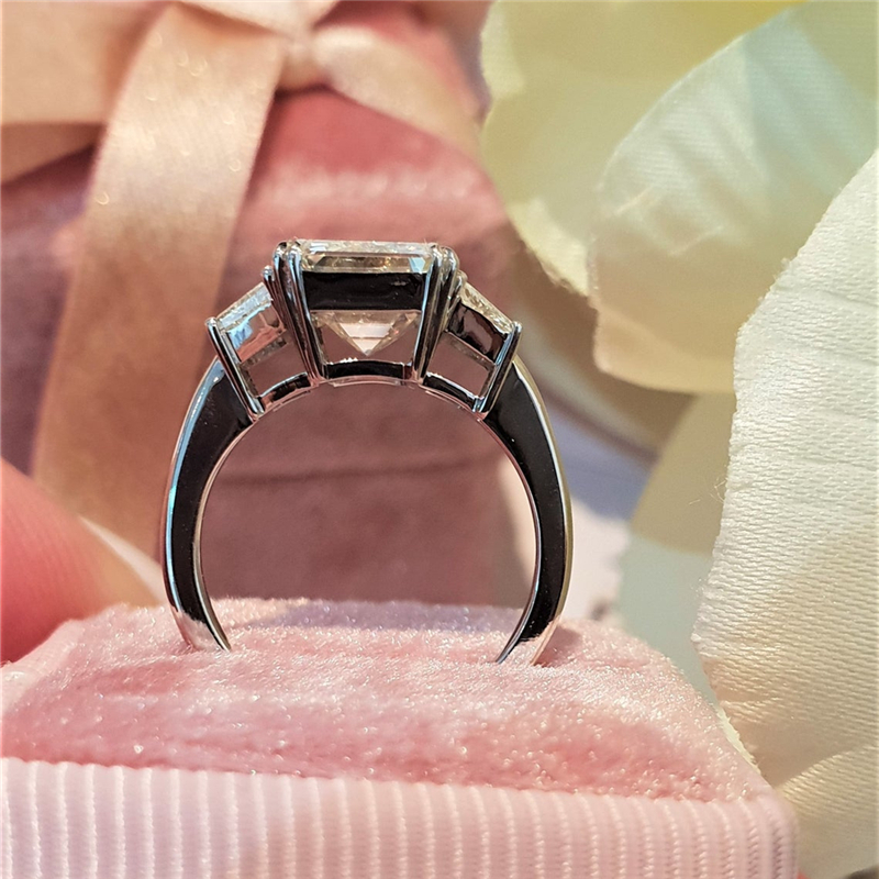 Jewelry 3.0 Carat Emerald Cut Lab Grown Diamond Square Engagement Ring IGI Certified Trapezoid Cut Side Lab Diamonds 0.20 Carats Each 14K Solid Gold R