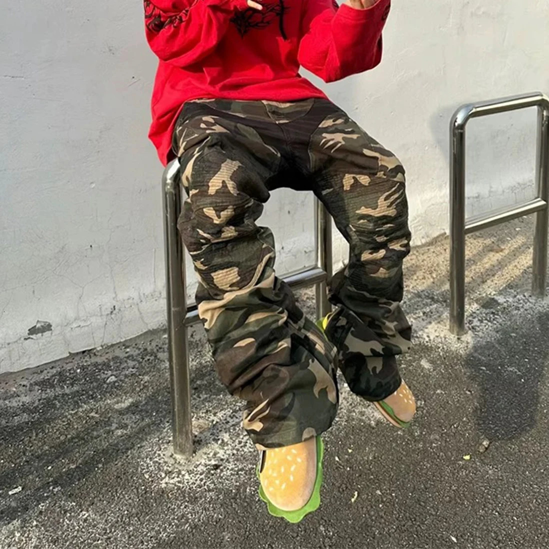 Camouflage coated micro flame motorcycle pants mens patch work bag jeans ankle zipper boots cutting oversized denim cargo 250313