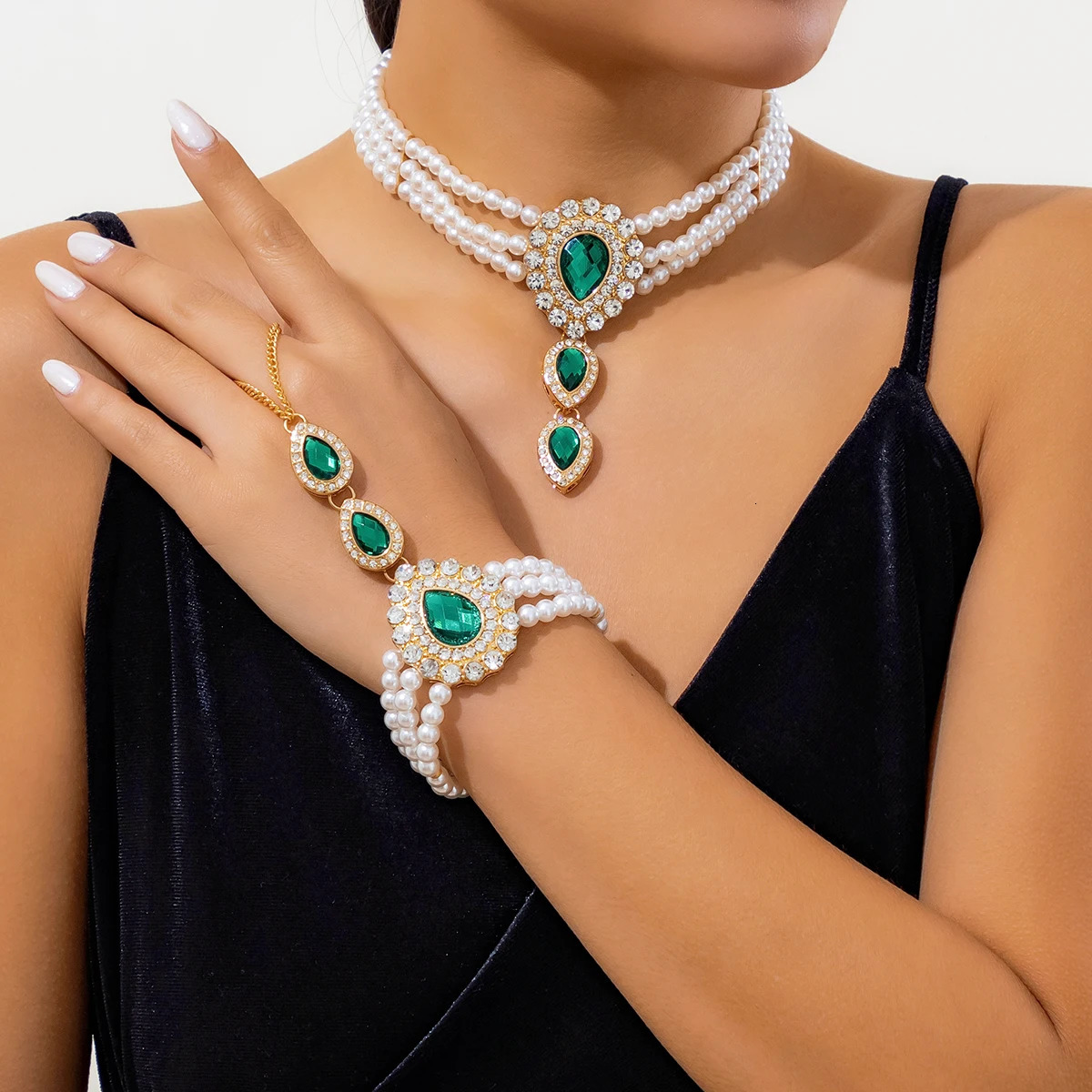 Pearl Beads with GreenTransparent Crystal Choker Necklace for Women Charms Collar Wedding Accessories Fashion Jewelry 250314