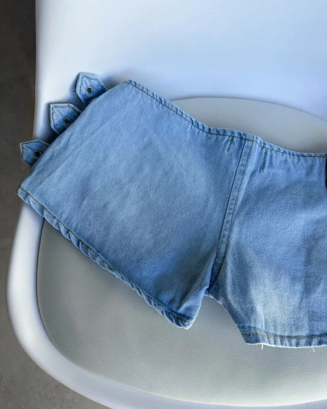Low waist straight leg American spicy metal belt buckle punk style light wash Distressed denim hip embrace super shorts 250312
