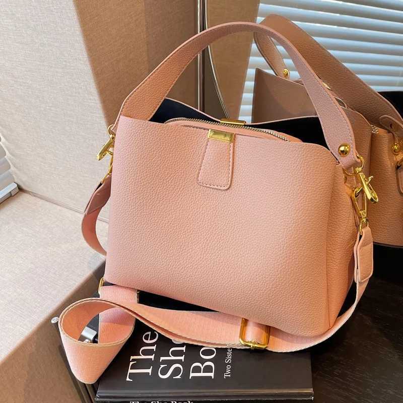 2024 New Fashion Handbags High end and Western Style Summer Paradigm Horizontal Bucket Bag Y250315