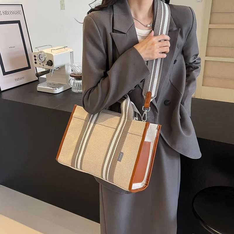 2024 New Retro Womens Large Capacity Canvas Shoulder Bag Y250315