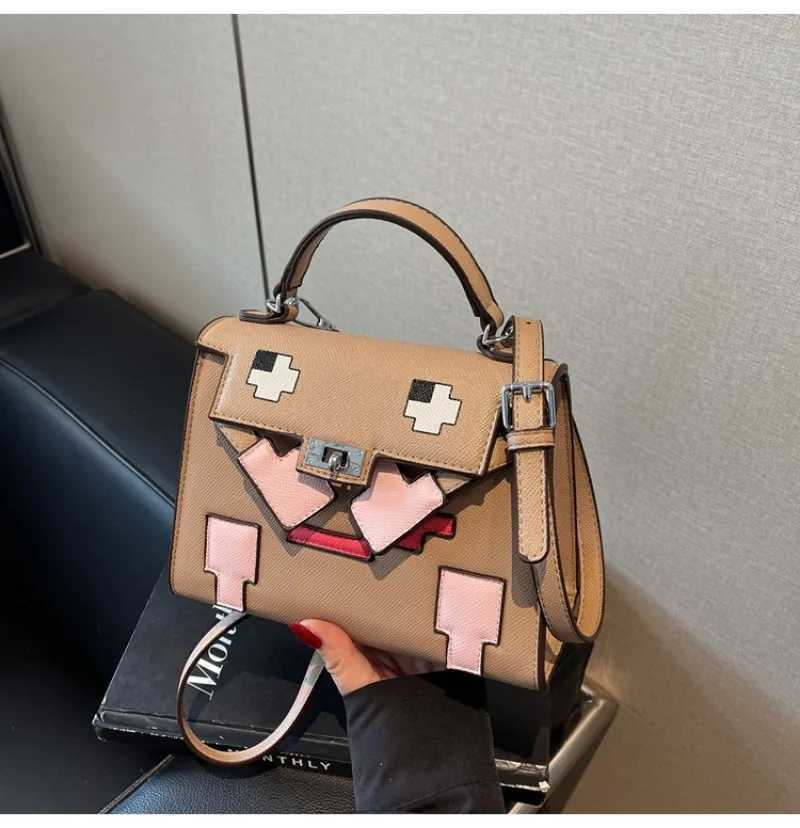 Retro Chic Leather Crossbody Bag - Vintage-Inspired Clutch With Gold Letter Multipurpose Casual Commuter Design Y250315