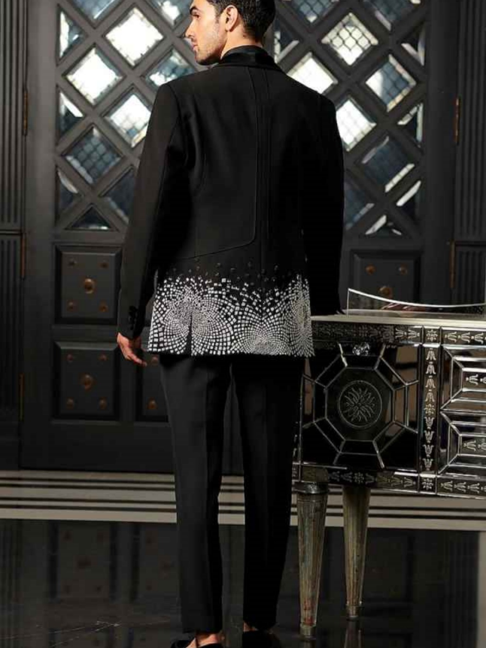 Classic Wedding Tuxedos Beaded Men Suit Shawl Lapel 2 Piece Set Jacket Pants Evening Party Groom Business Blazers Customized