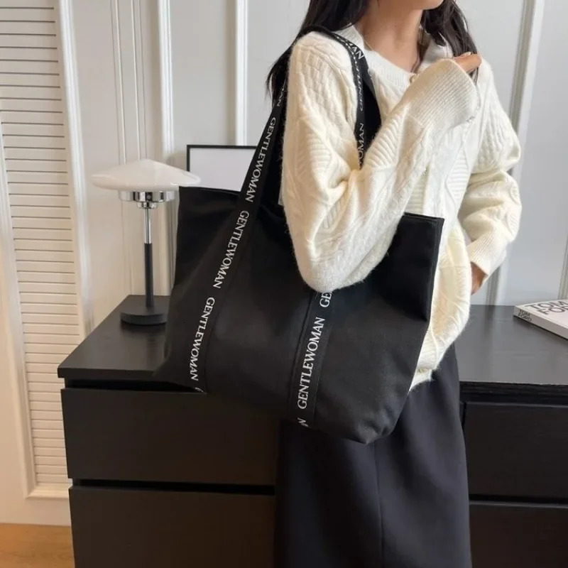 Fashion Leisure Zipper Womens Handbag High Quality Large Capacity Shoulder Bag Selling Canvas Shopping Bag 250311