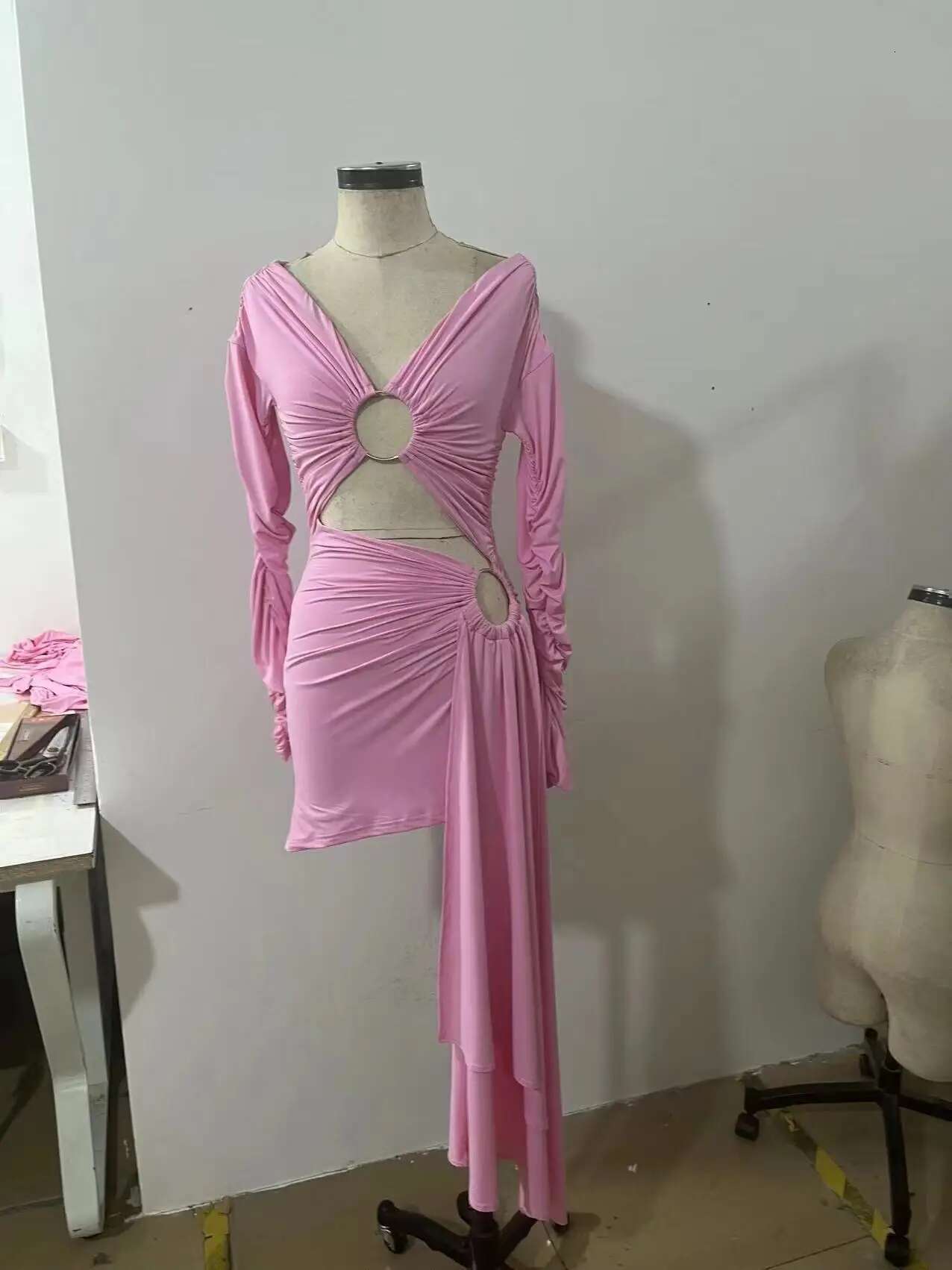 Birthday Dresses 2024 Autumn Long Sleeve Party Dress Sexy Hollow Out Evening Gowns Fashion Pink Prom Gown Woman Clothes