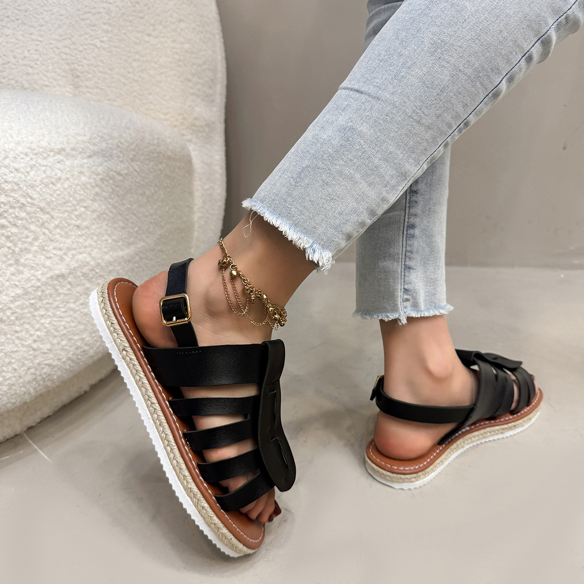 Chic Women's Casual Flat Sandals with Open Toes - Ideal for Warm Weather Ease