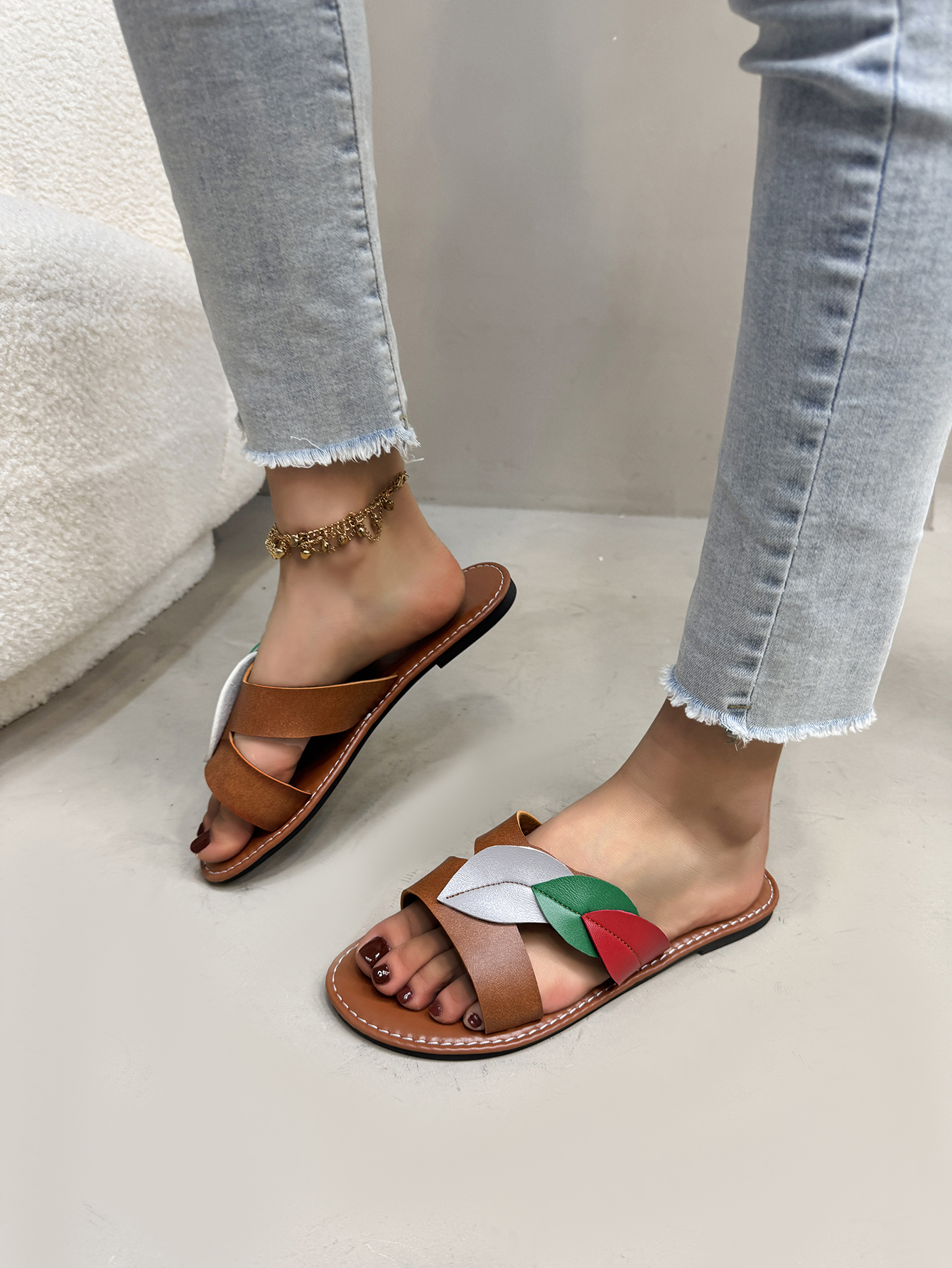 Stylish Women's Flats - Breathable Open-Toe Sandals Perfect for Warm Weather