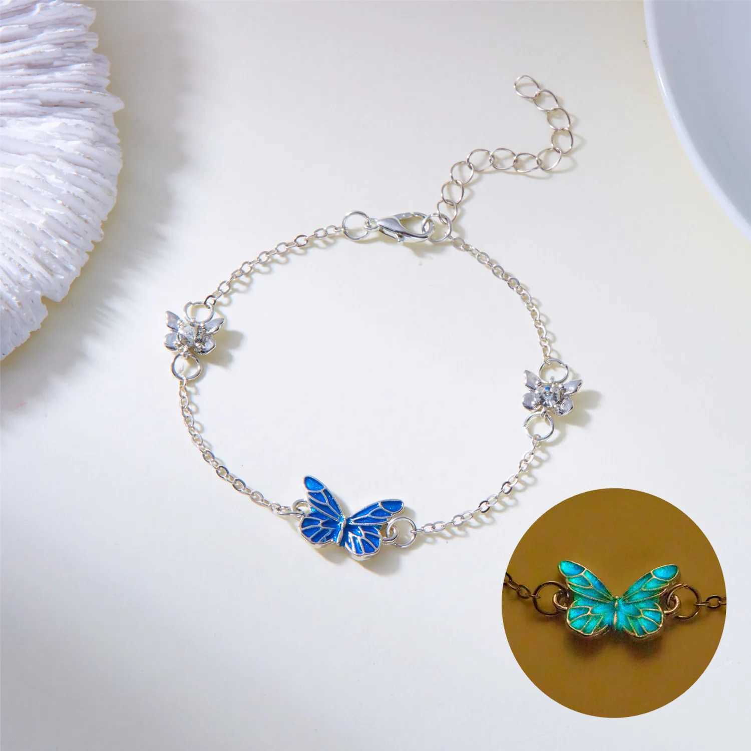 Minimalist Luminous Butterfly Chain Bracelet for Women Romantic Blue Luminous Animal Bracelet for Girls Party Jewelry SetXJ250315
