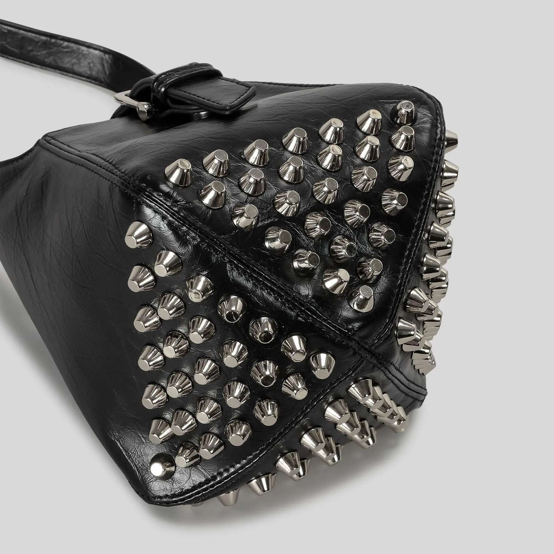 Vintage Rivet Women Shoulder Punk Style Lady Handbags Pu Leather Crossbody Bags Y2k Small Tote Underarm Bag