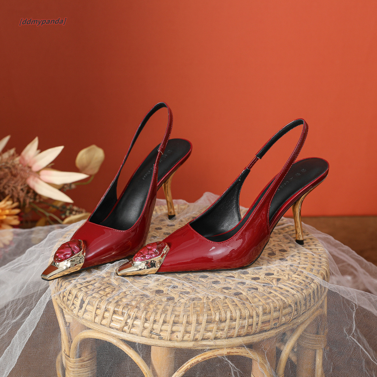 Spring and summer exquisite French patent leather wine red high 7cm pointed thin heels Roman back empty sandals for women's outdoor wear ddmypand