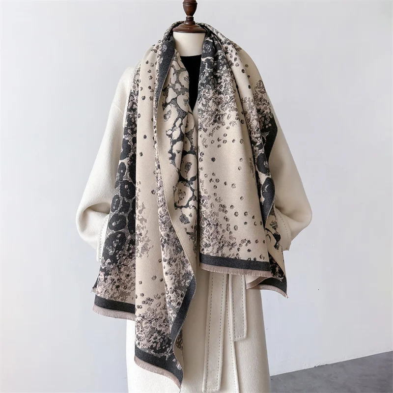 cashmere womens floral scarf winter warm shawl and wrap Bandana Pashmina womens Foulard square thick blanket raincoat 250314