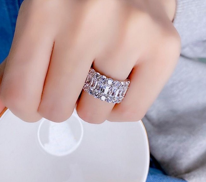 2025 Sparkling Luxury Jewelry Wedding Rings 925 Sterling Silver Fill Princess Cut White 5A Cubic Zircon CZ Diamond Gemstones Party Eternity Women Band